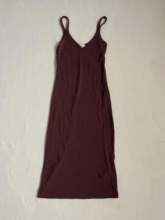 Wilfred Dresses & Skirts - Wilfred Women's Maroon Slip Dress - Classic V-Neck Spaghetti Strap